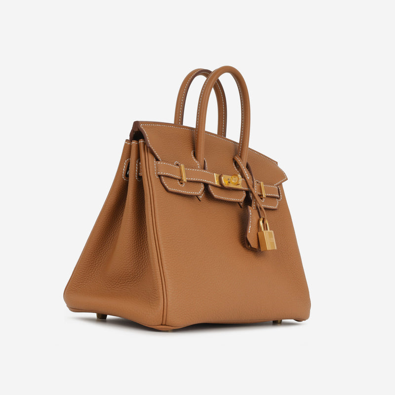 Regina 30 - Gold