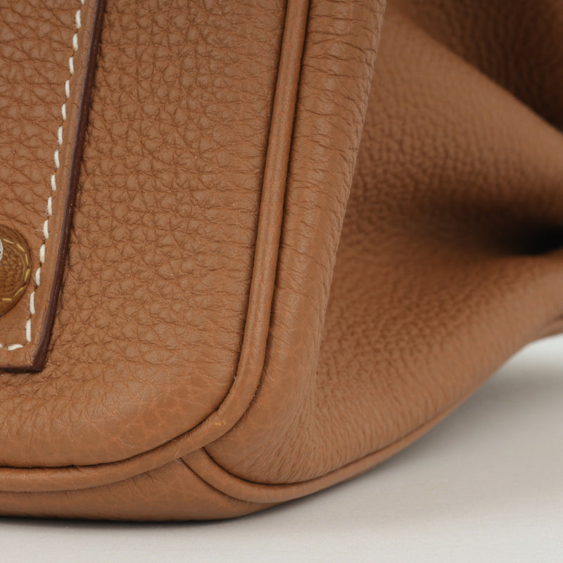 Regina 30 - Gold